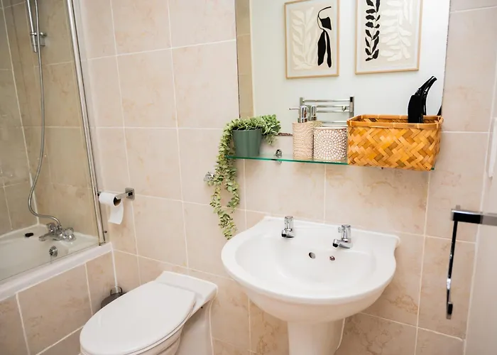 Modern 2 Bed With Free Parking Leeds (West Yorkshire)