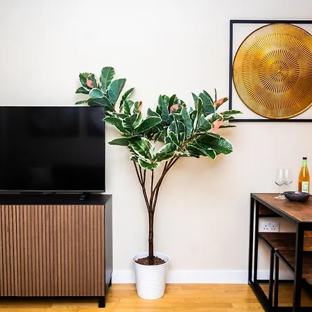 Luxury 2 Bed With Free Parking And Netflix 利兹