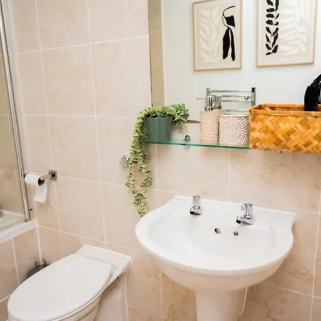 Apartament Modern 2 Bed City Apartment With Free Parking Leeds (West Yorkshire)