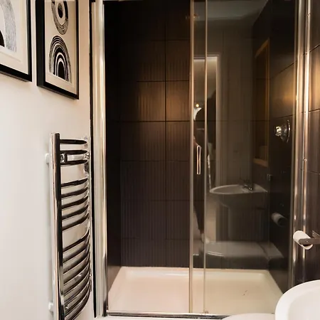 Modern 2 Bed City Apartment With Free Parking Leeds (West Yorkshire)