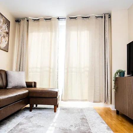 Modern 2 Bed City Apartment With Free Parking Leeds (West Yorkshire)