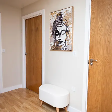 Modern 2 Bed City Apartment With Free Parking Apartament