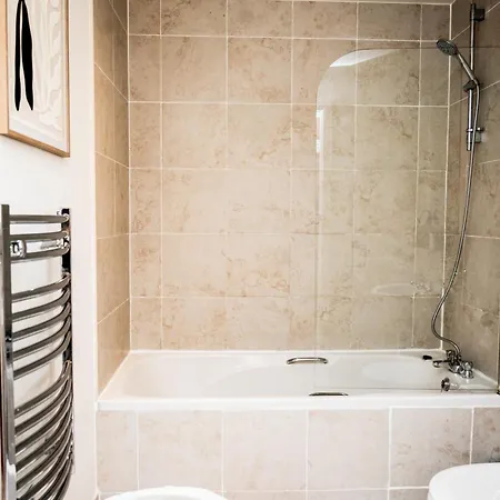 Modern 2 Bed City Apartment With Free Parking * Leeds (West Yorkshire)