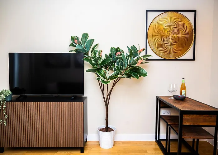 Modern 2 Bed With Free Parking Лідс