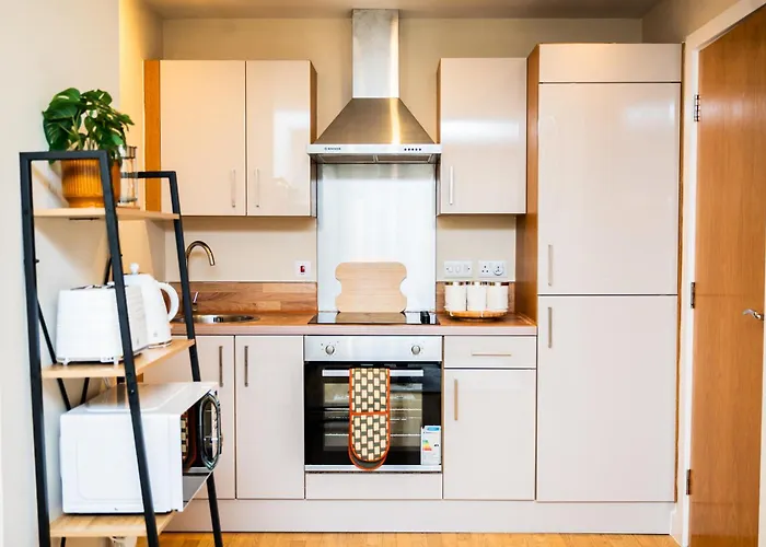 Modern 2 Bed With Free Parking Апартаменти Лідс